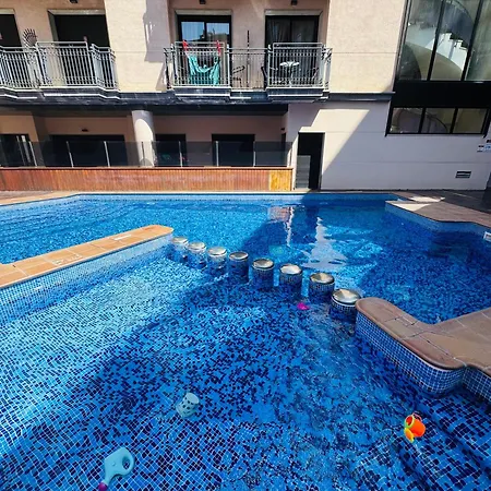 Piso De Simba Cerca De Playa, Con Piscina Y Varias Terrazas *