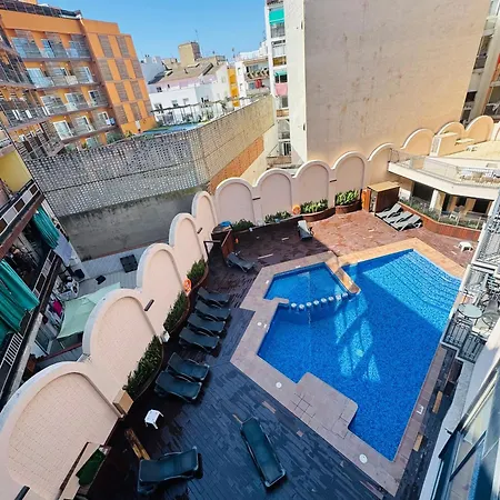 Piso De Simba Cerca De Playa, Con Piscina Y Varias Terrazas *