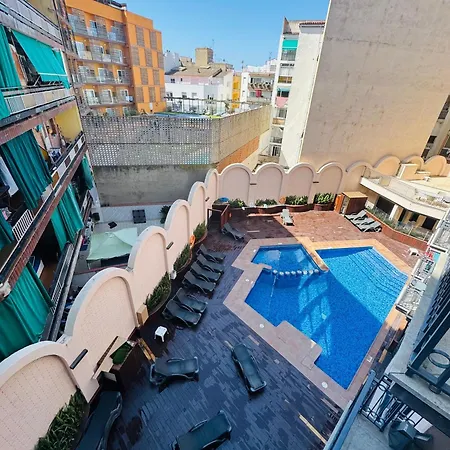 Piso De Simba Cerca De Playa, Con Piscina Y Varias Terrazas