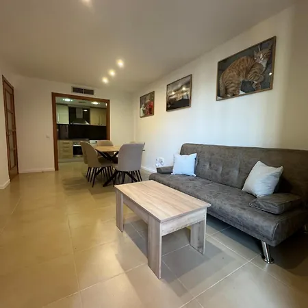 Piso De Simba Cerca De Playa, Con Piscina Y Varias Terrazas