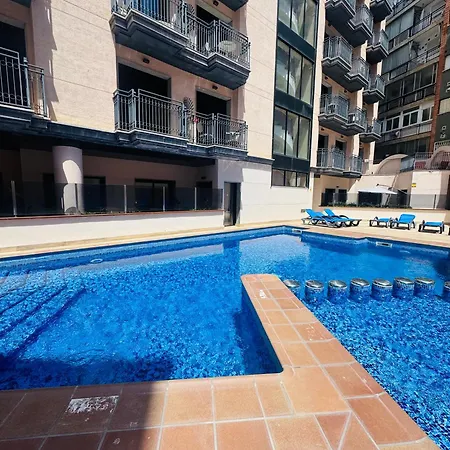 Piso De Simba Cerca De Playa, Con Piscina Y Varias Terrazas