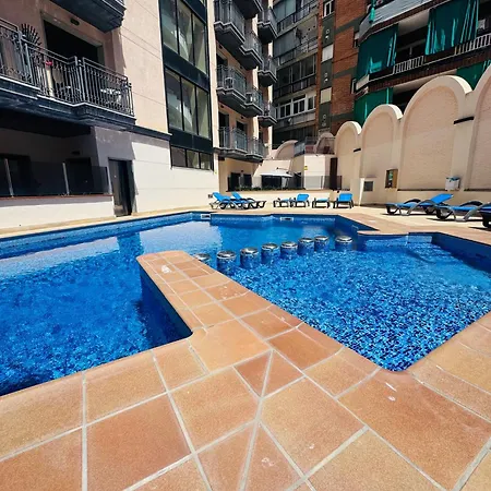Piso De Simba Cerca De Playa, Con Piscina Y Varias Terrazas 公寓