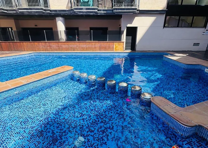 Piso De Simba Cerca De Playa, Con Piscina Y Varias Terrazas *