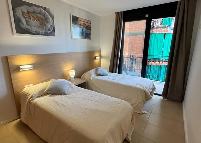 Piso De Simba Cerca De Playa, Con Piscina Y Varias Terrazas *