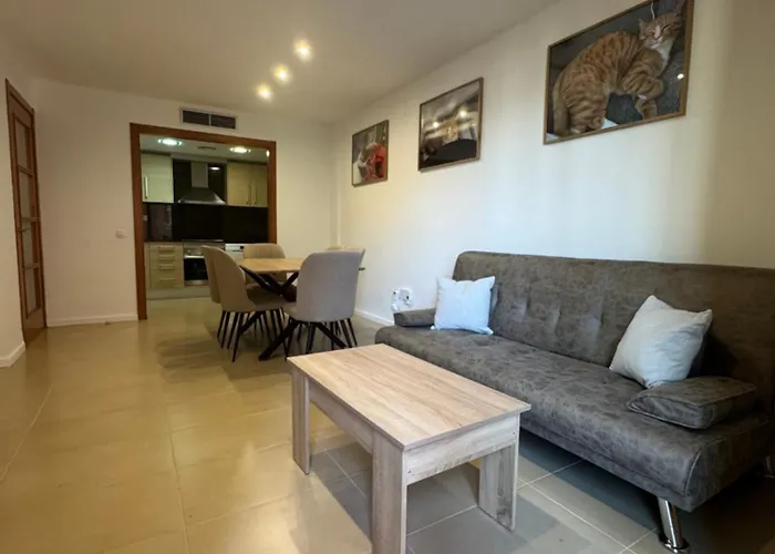 Piso De Simba Cerca De Playa, Con Piscina Y Varias Terrazas