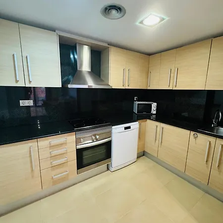 Piso De Simba Cerca De Playa, Con Piscina Y Varias Terrazas شقة